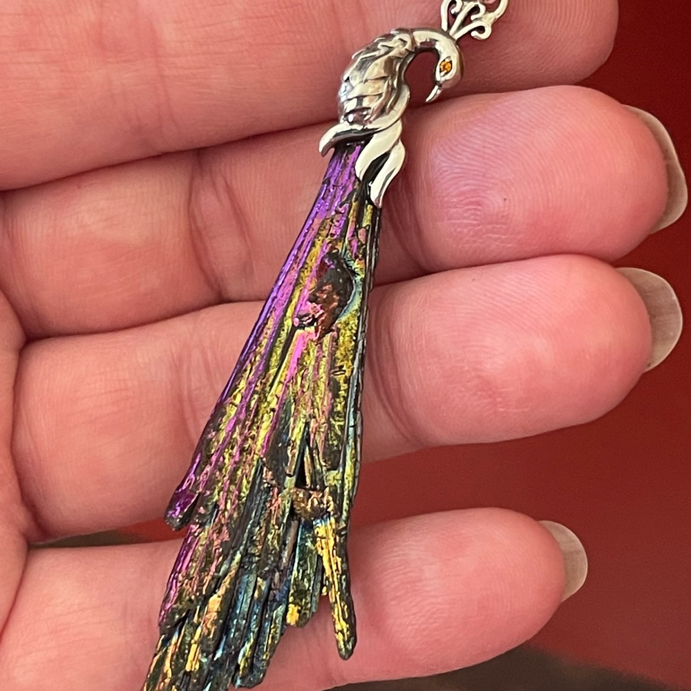 Striking rainbow Aura kyanite peacock pendant - Picture 5 of 7